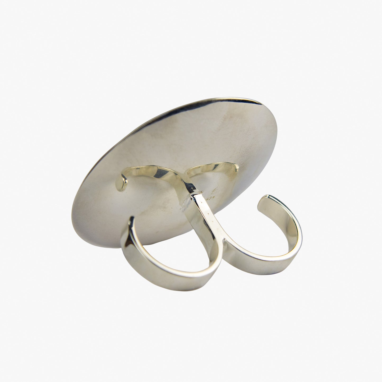 Der Ring LUNO besteht aus 925er Sterlingsilber