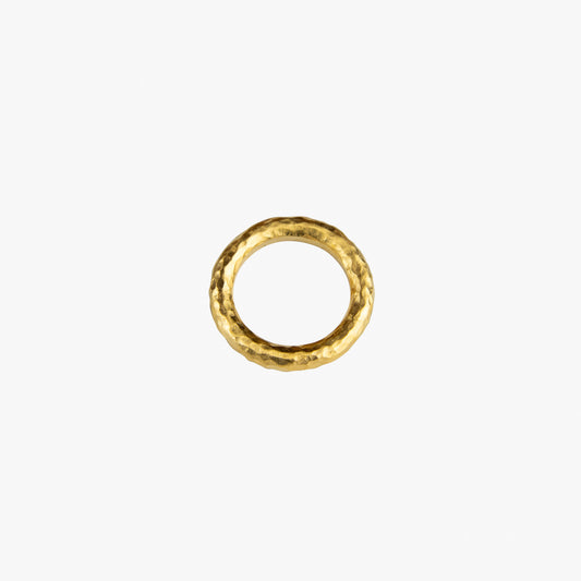 Der Ring TANPA besteht aus Sterlingsilber und einer galvanischen Vergoldung